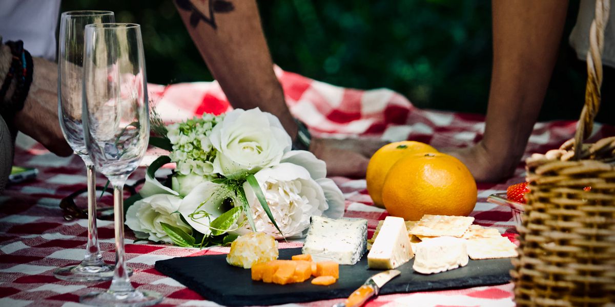 On Picnicking The World of Chinese