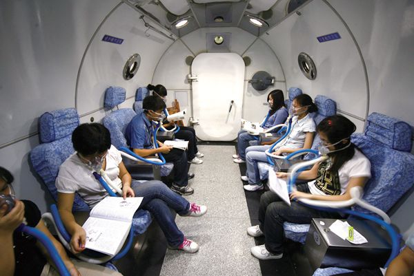 Chinese students look for options to alleviate gaokao stress, including attending oxygen therapy classes.