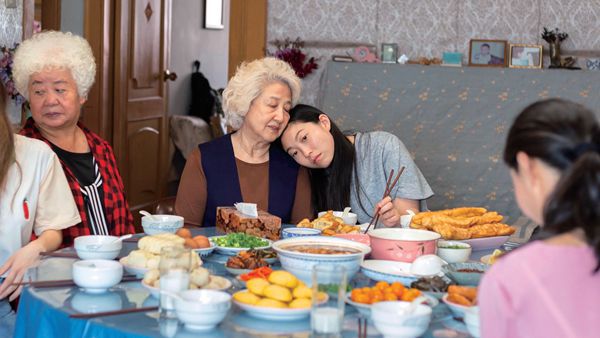 A photo from the movie "The Farewell", which was shot in Changchun.