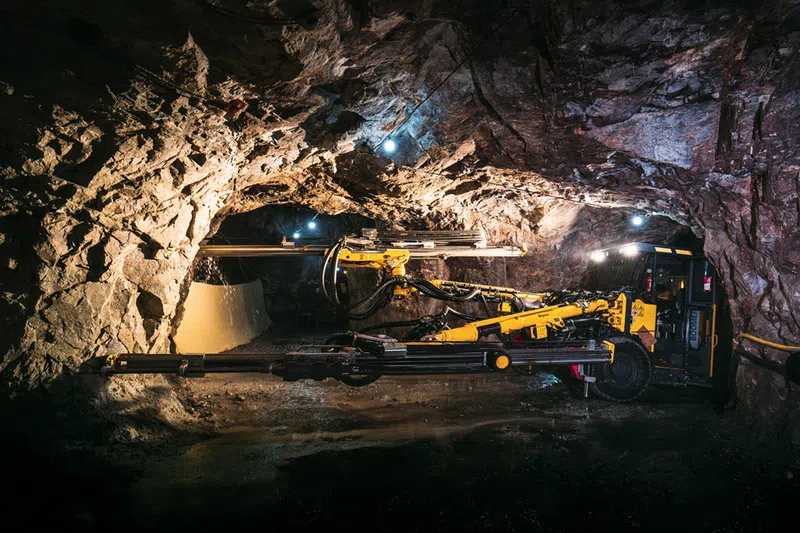 A mining machine working 360 meters underground, Smart Mining in China