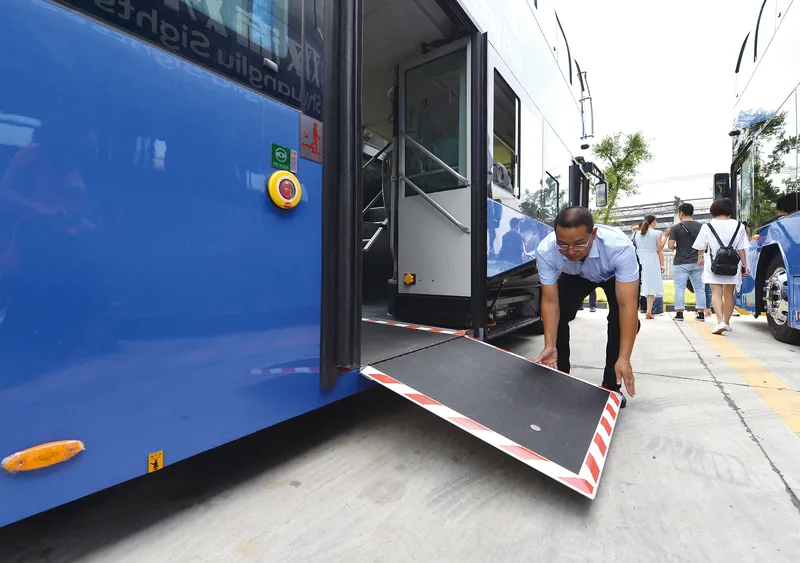 An accessible ramp for wheelchairs on a Chengdu bus (VCG)