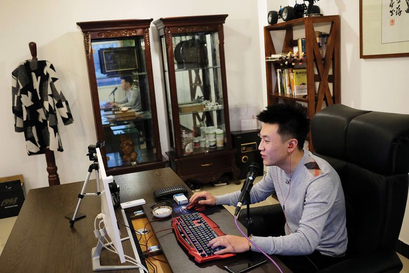 managing other live streamers