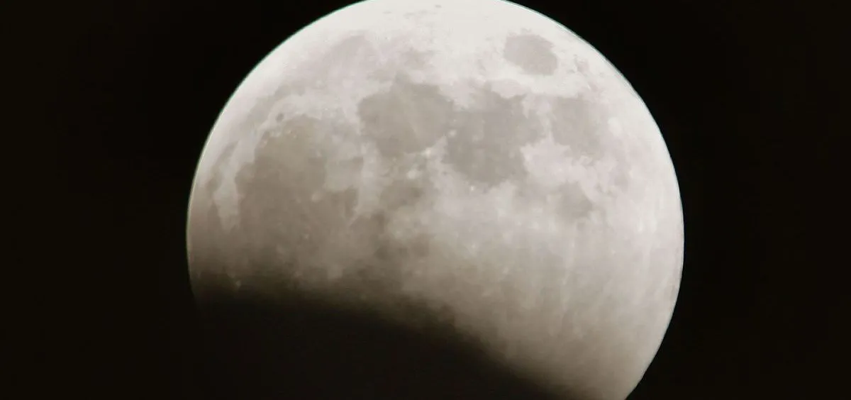 moon-eclipse-beginning-1.jpeg
