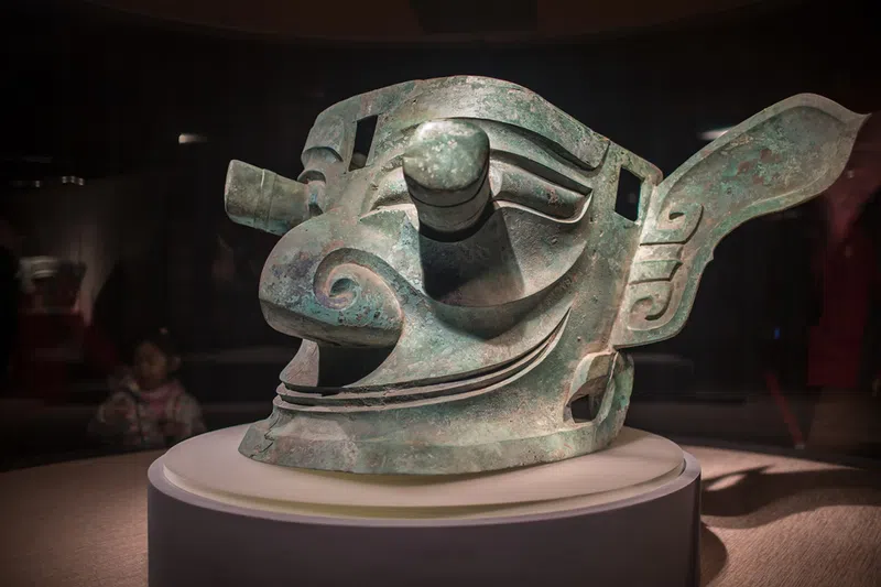 Bronze mask over a meter wide belonging to the Sanxingdui Culture with protruding cylinder in each eye