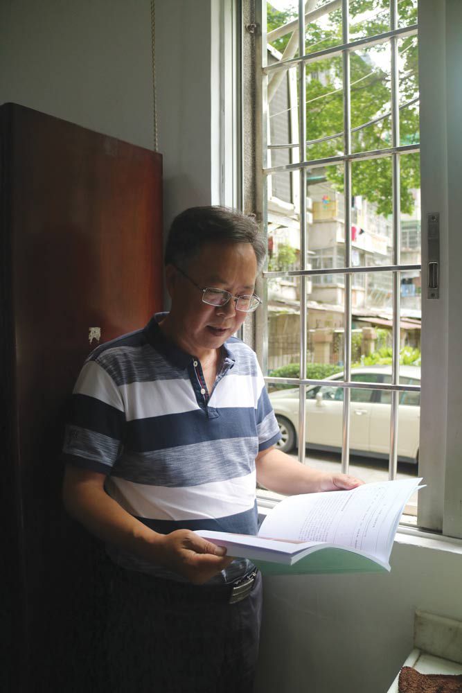Professor Song Jianping started his research into tropical disease in 1998, and has since led several overseas antimalarial programs
